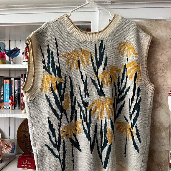 Aelfric Eden 2022 Flower-Print Sweater Vest, Size L - Picture 2 of 3